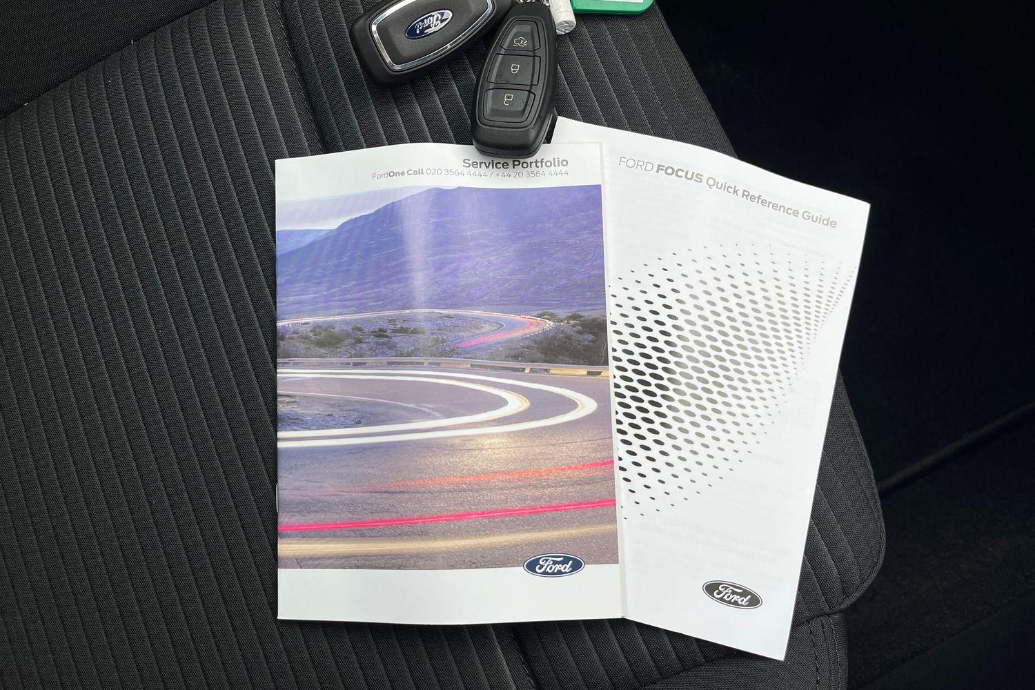 Ford FOCUS Photo 21