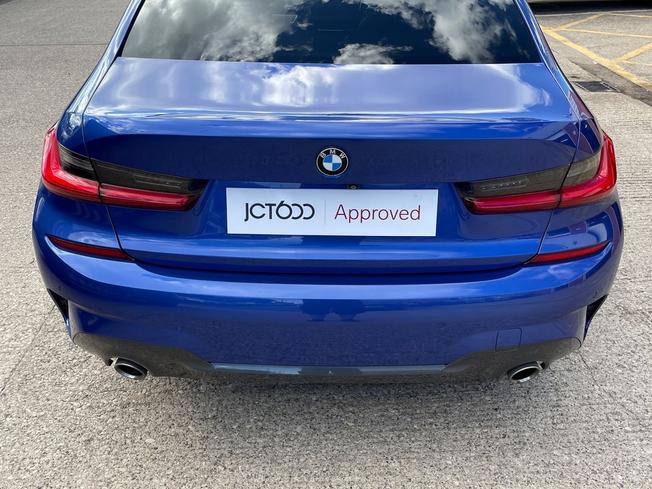 BMW 3 Series Photo 25