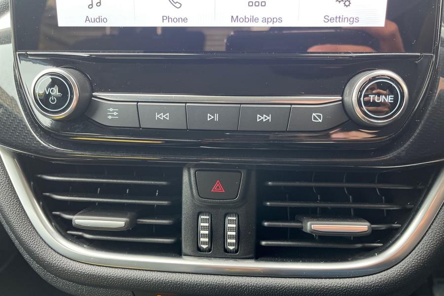 Ford FIESTA Photo autoimg-044d597440ee971d7280b49d671f3ae1a79d5714.jpg