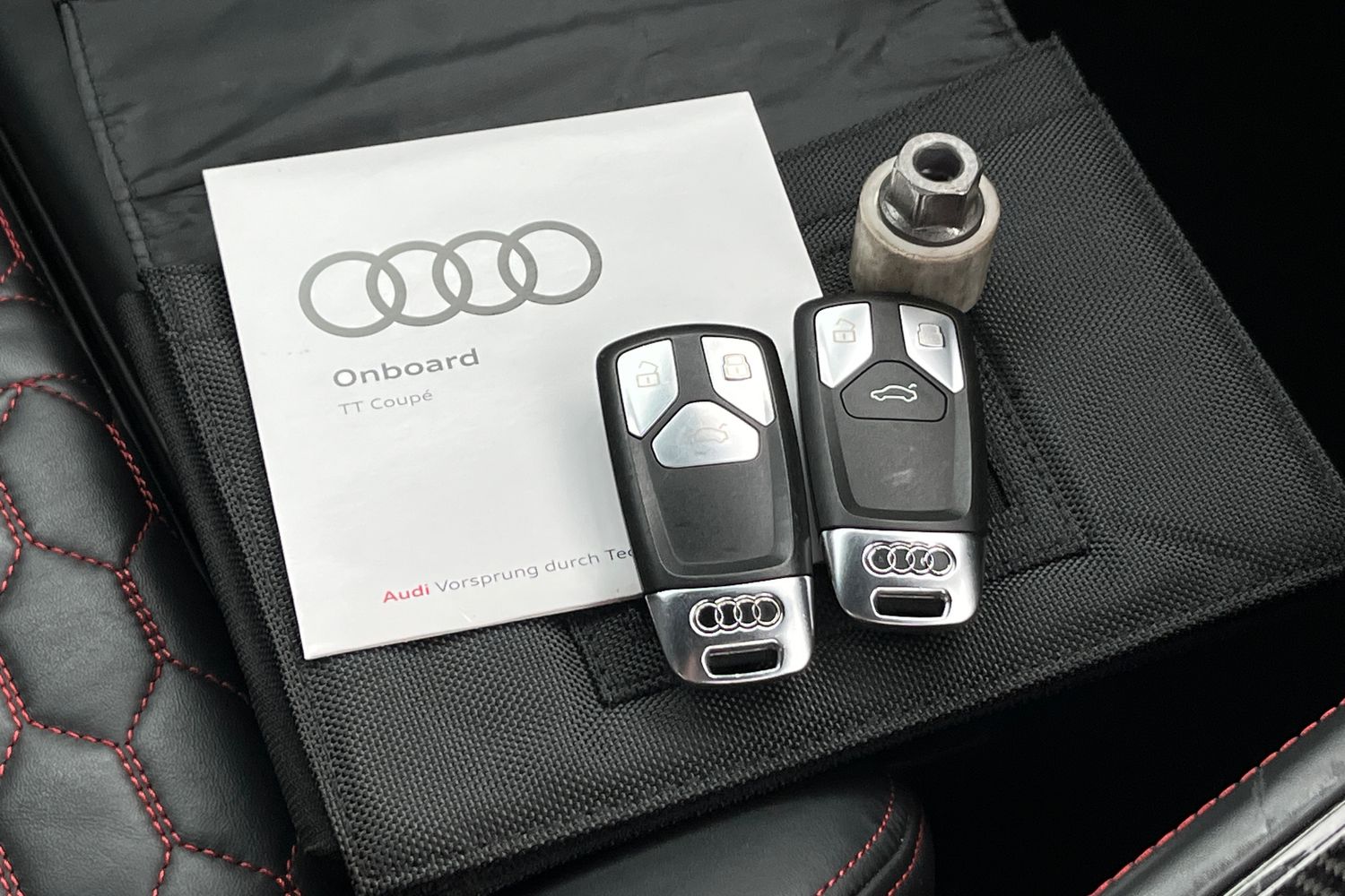 Audi TT Photo 21