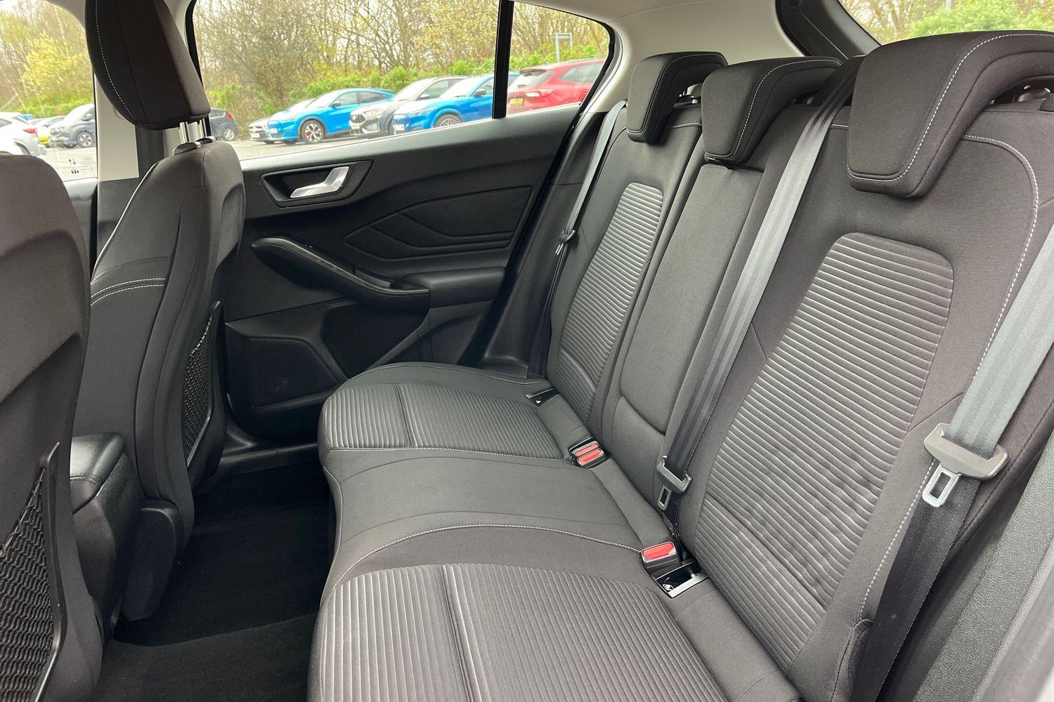 Ford FOCUS Photo 34