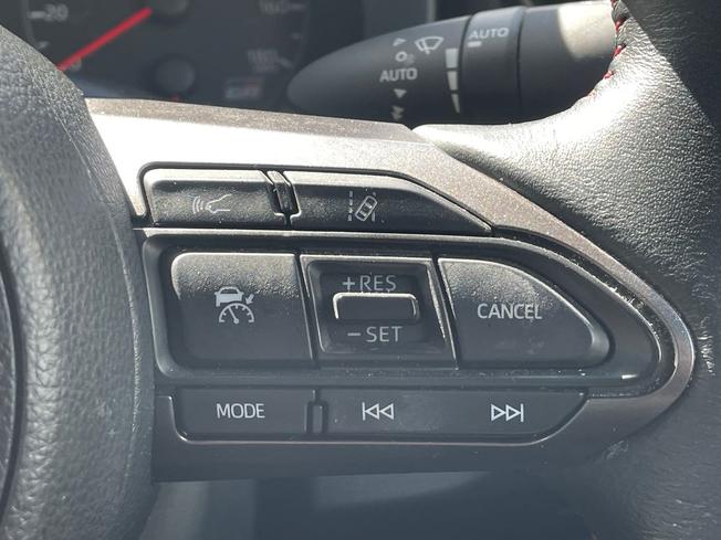 TOYOTA Yaris Photo 17