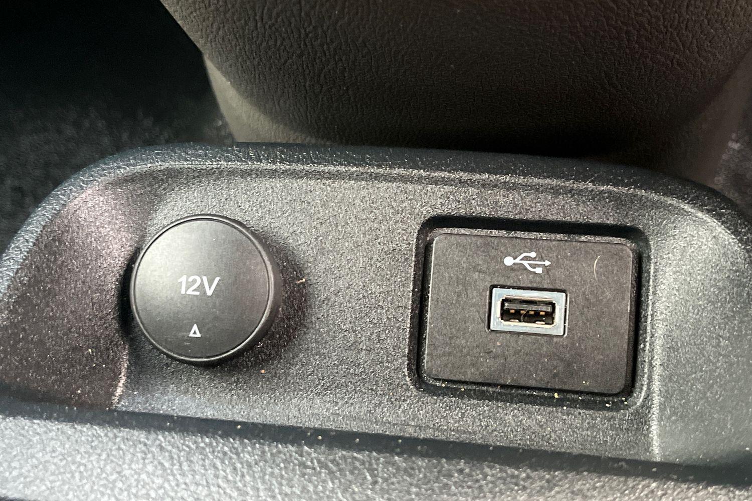 Ford TRANSIT CONNECT Photo 14