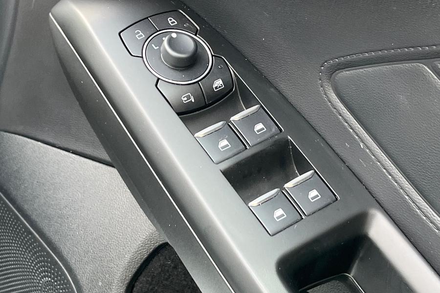 Ford FOCUS Photo autoimg-045db9d6d52327e8aa21991651a96019e67ecba3.jpg