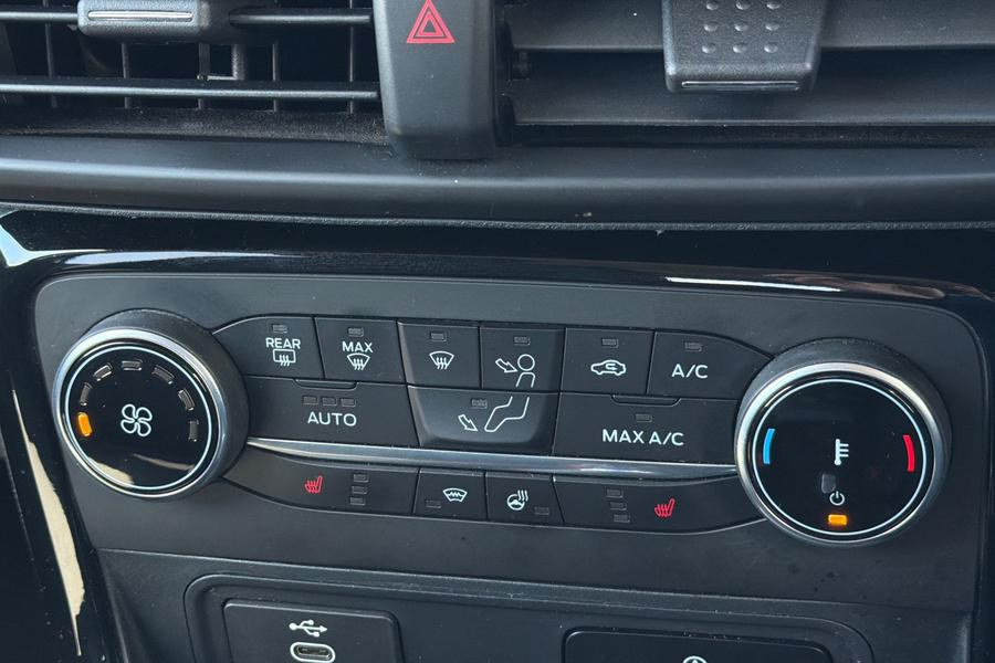Ford ECOSPORT Photo autoimg-045e26c7be8f73b974eb48ca8265fd8d2dec1b9a.jpg