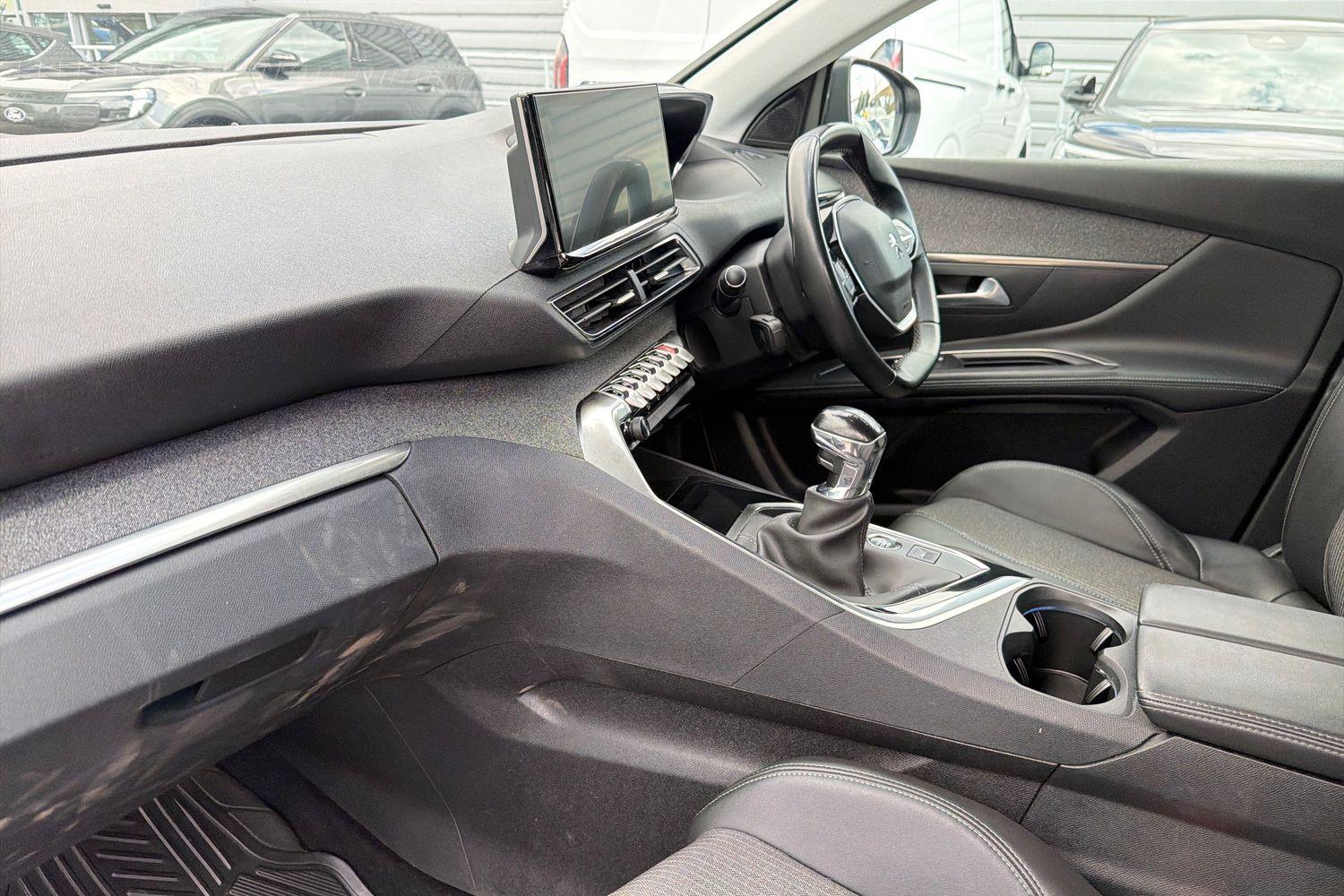 Peugeot 5008 Photo 17