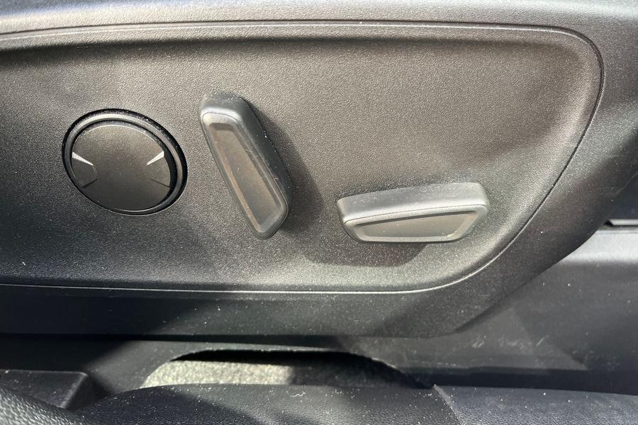 Ford Kuga Photo autoimg-0463a1b827eb908bbf9306e44be76cad6bf2341c.jpg