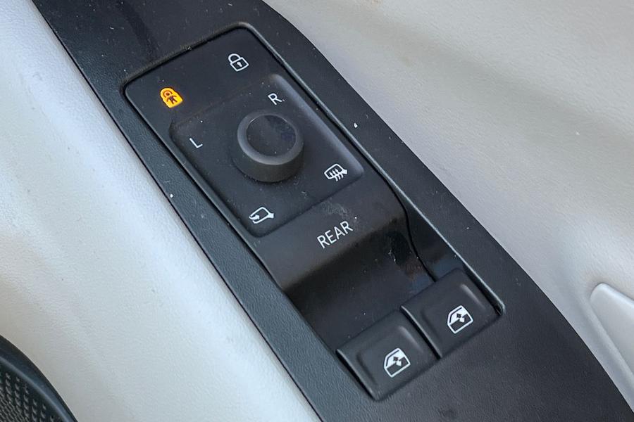 Ford EXPLORER Photo autoimg-04679f5e2a4b71b32c9d4fd669bbafd05d46eb05.jpg