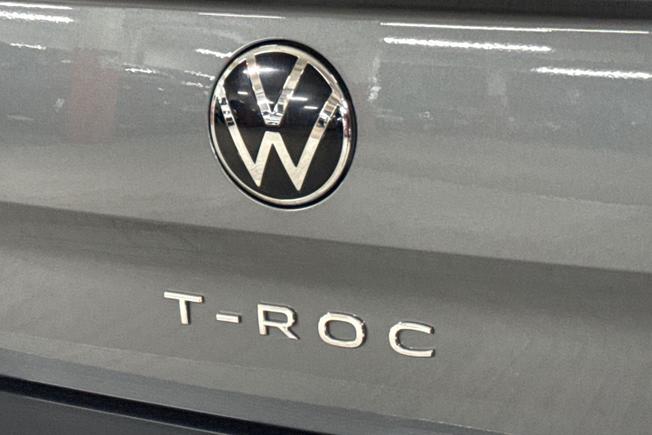 VOLKSWAGEN T-Roc Photo 36