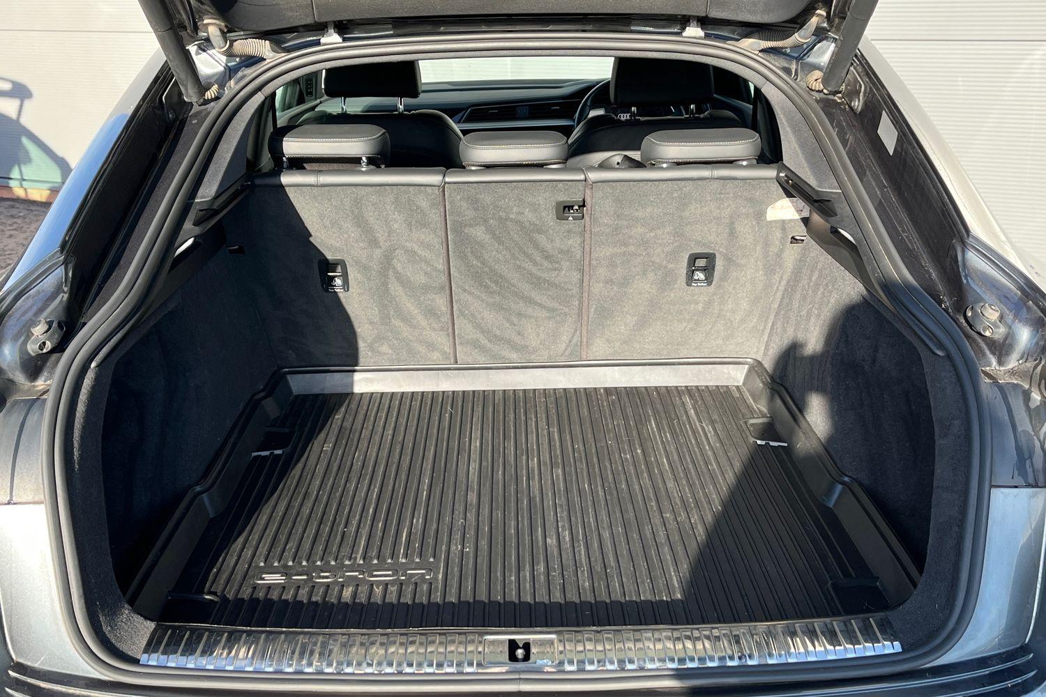 Audi E-TRON Photo 20