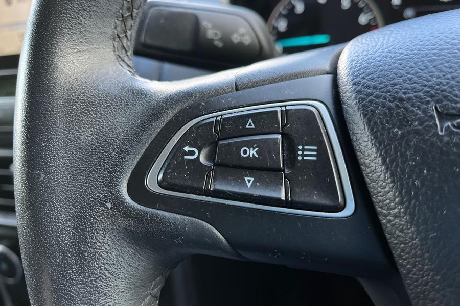 Ford ECOSPORT Photo autoimg-04731d973f08e2e756370184230b9aa3a5340a29.jpg