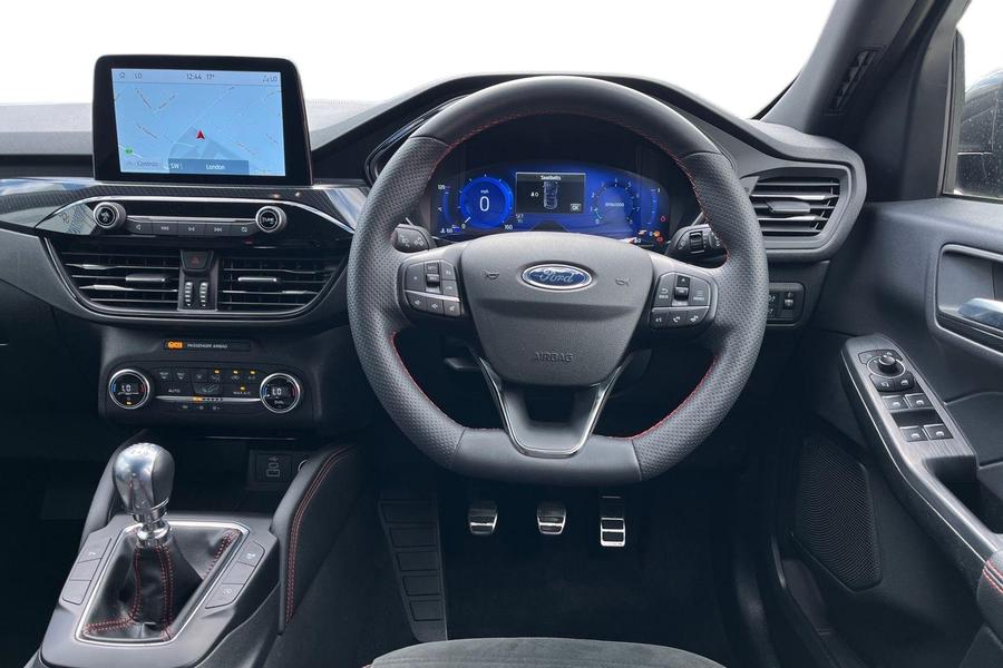 Ford Kuga Photo autoimg-04735a4744a7eb8a2a006146be319575b9231b56.jpg