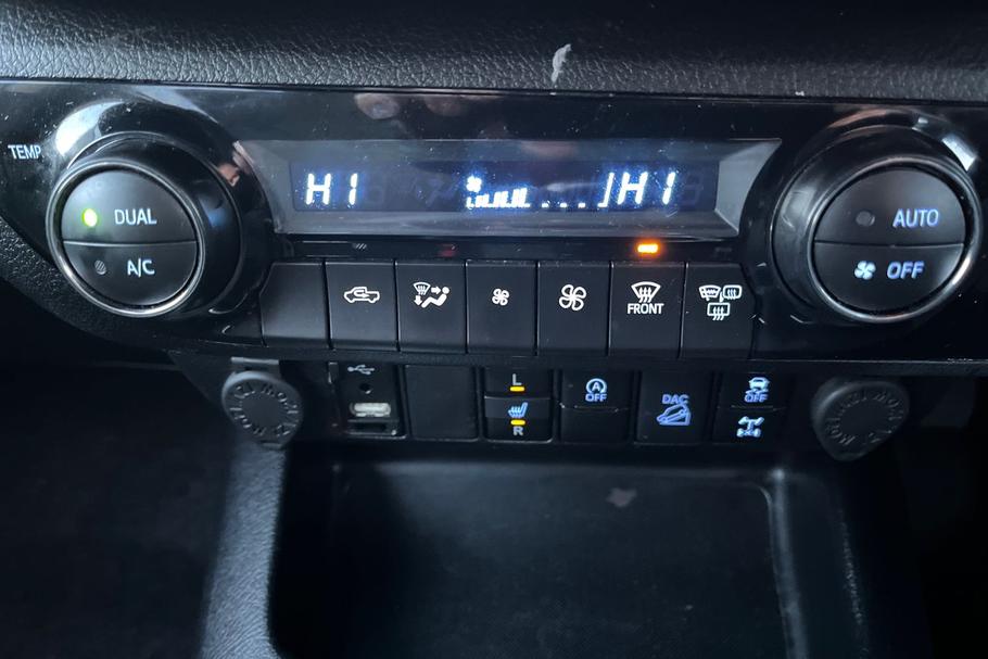 Used Toyota HILUX FG72YVD 33
