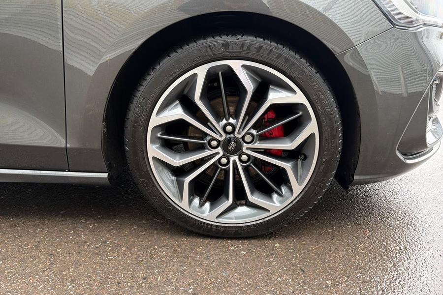 Ford FOCUS Photo autoimg-047cbd76ef0c067e29d7a2c924ac3a7708219219.jpg