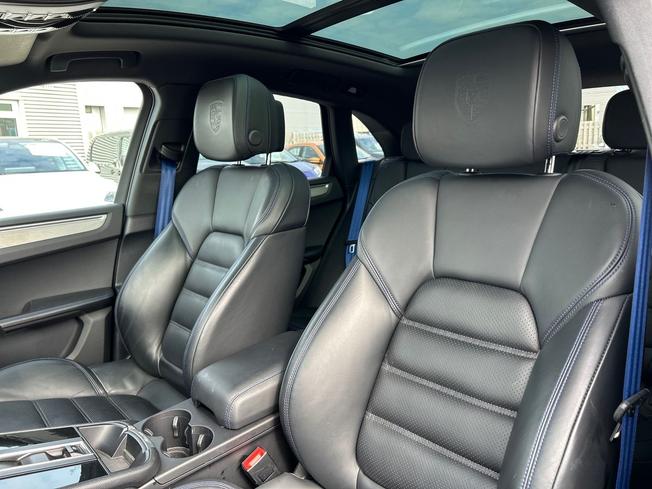 PORSCHE Macan Photo 48