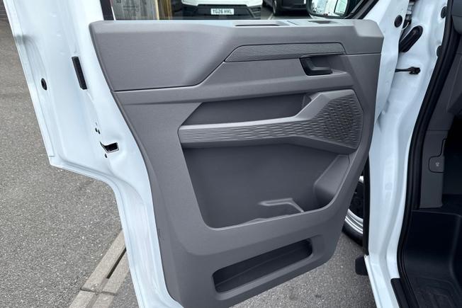 VOLKSWAGEN E-Transporter Photo 25