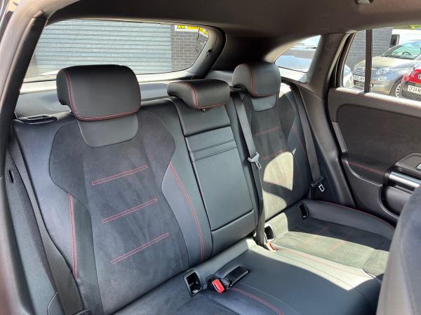 Mercedes-Benz EQA Photo autoimg-0484ec7299a3bfabc1a45ff7937d9b4ae6e11450.jpg