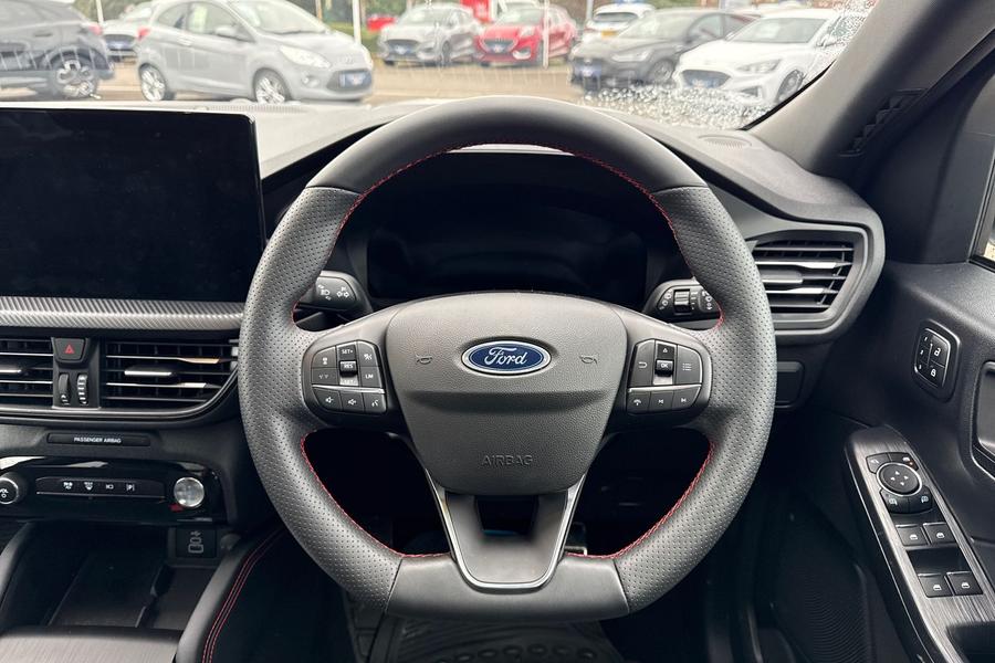 Ford KUGA Photo autoimg-048c16c5667514c0cc2786884208291a340bb323.jpg