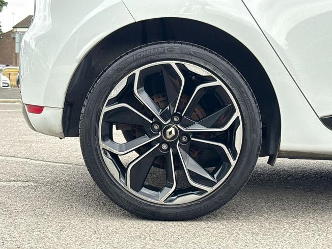 RENAULT Clio Photo 5