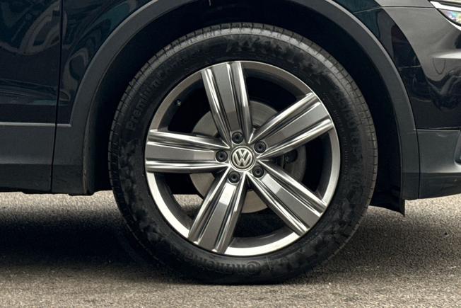 VOLKSWAGEN Tiguan Photo 5