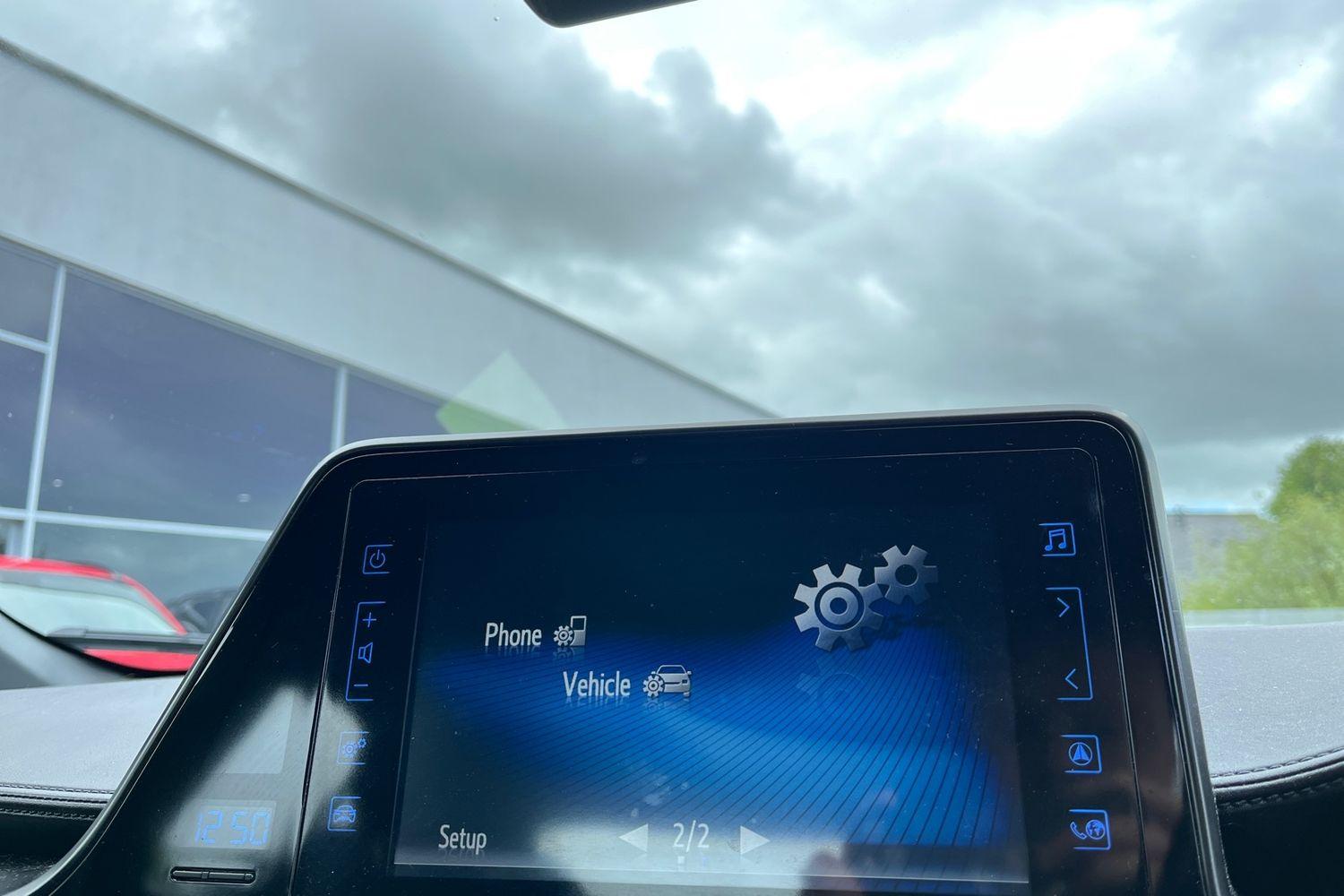 Toyota C-HR Photo 34