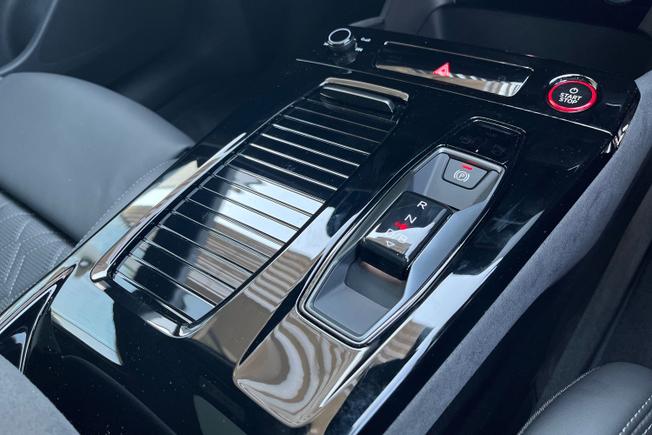 AUDI A6 Photo 24
