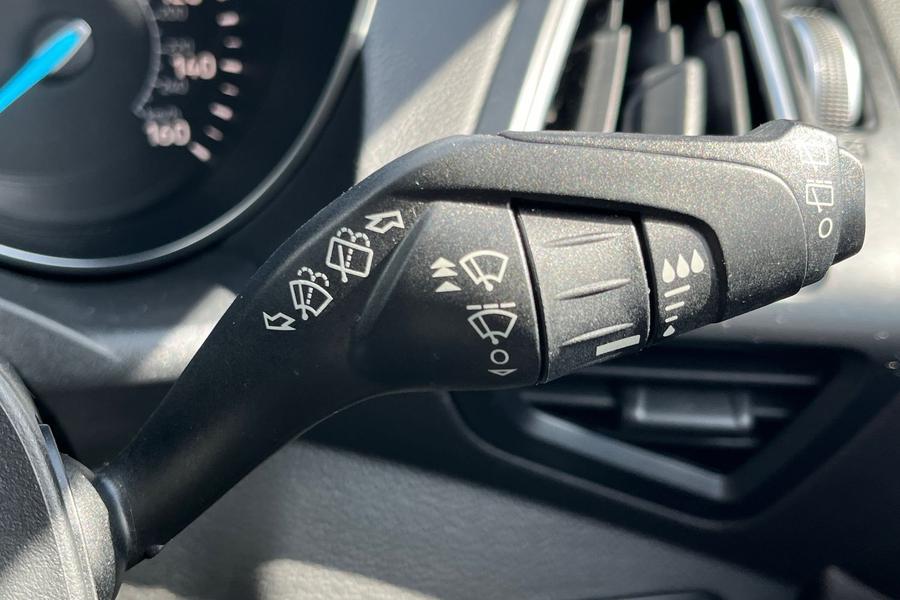 Ford Kuga Photo autoimg-04983228d3a0c3b2a5e023ba4bce975f2a6e82e1.jpg