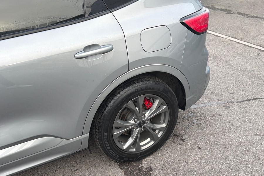 Ford Kuga Photo autoimg-049910474e211117091a1127b358aa20c92a434a.jpg
