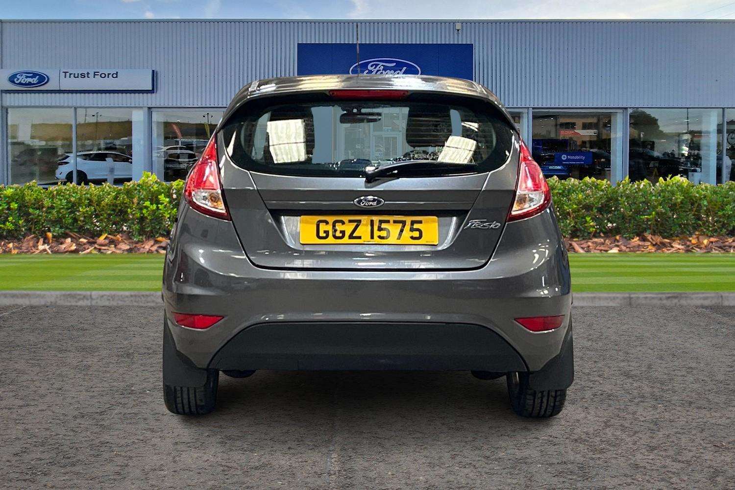 Ford FIESTA Photo 6
