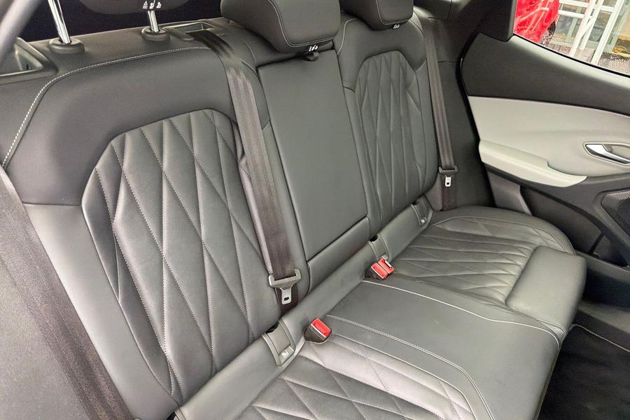 Ford EXPLORER Photo autoimg-049a6c9ae002b1940017802ec6ee5b4700c3bbaa.jpg