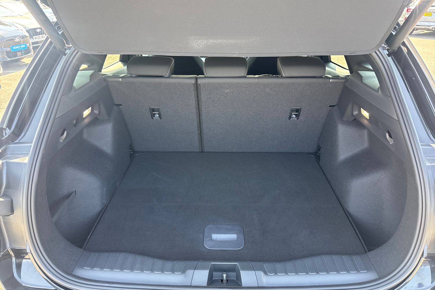 Ford EXPLORER Photo 20