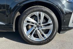 AUDI Q7 Photo 5