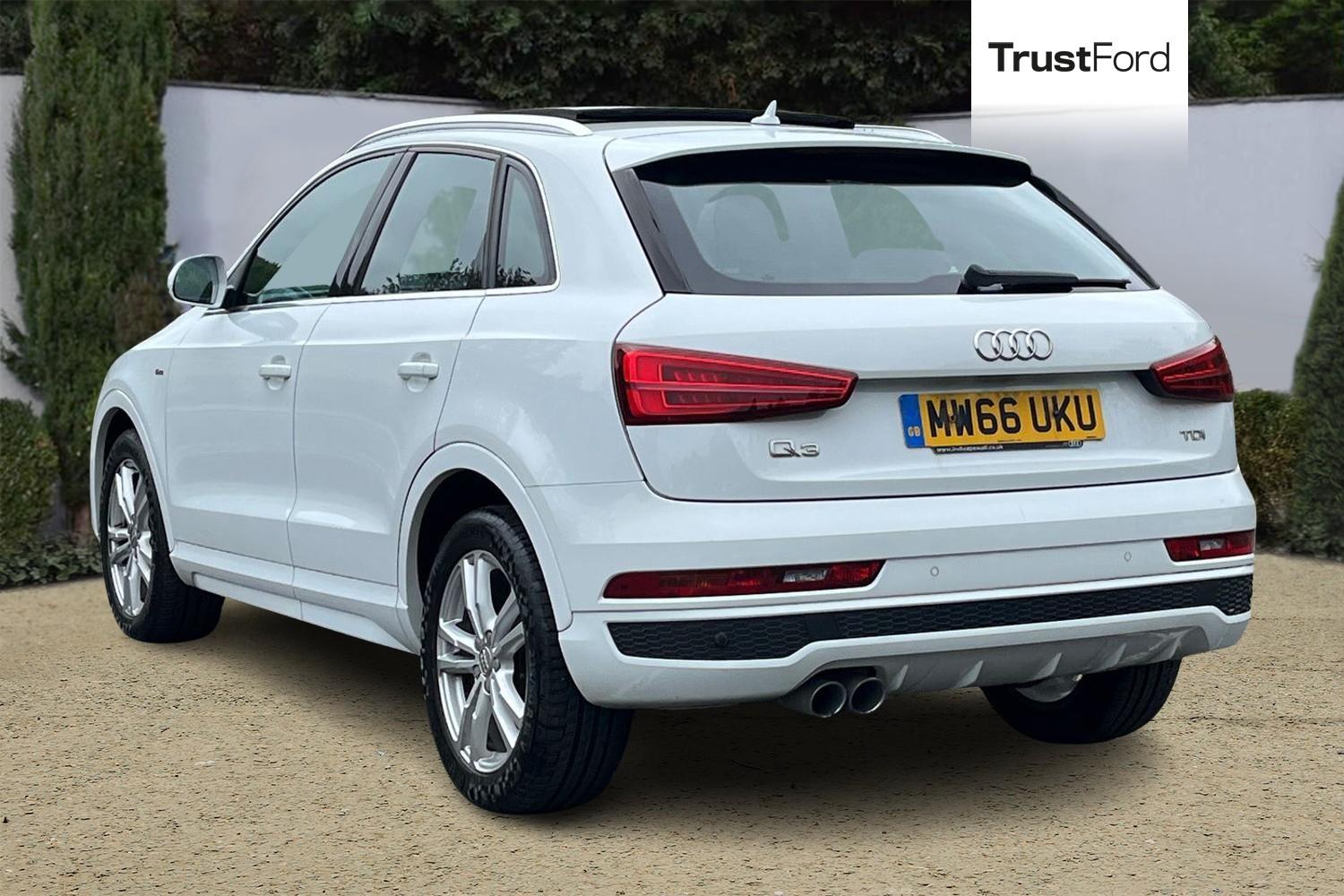 Audi Q3 Photo 1
