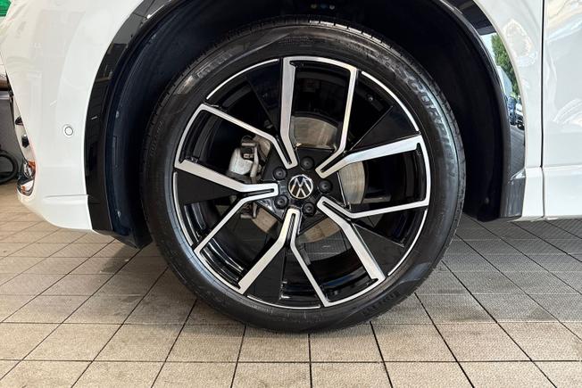 VOLKSWAGEN Tiguan Photo 5