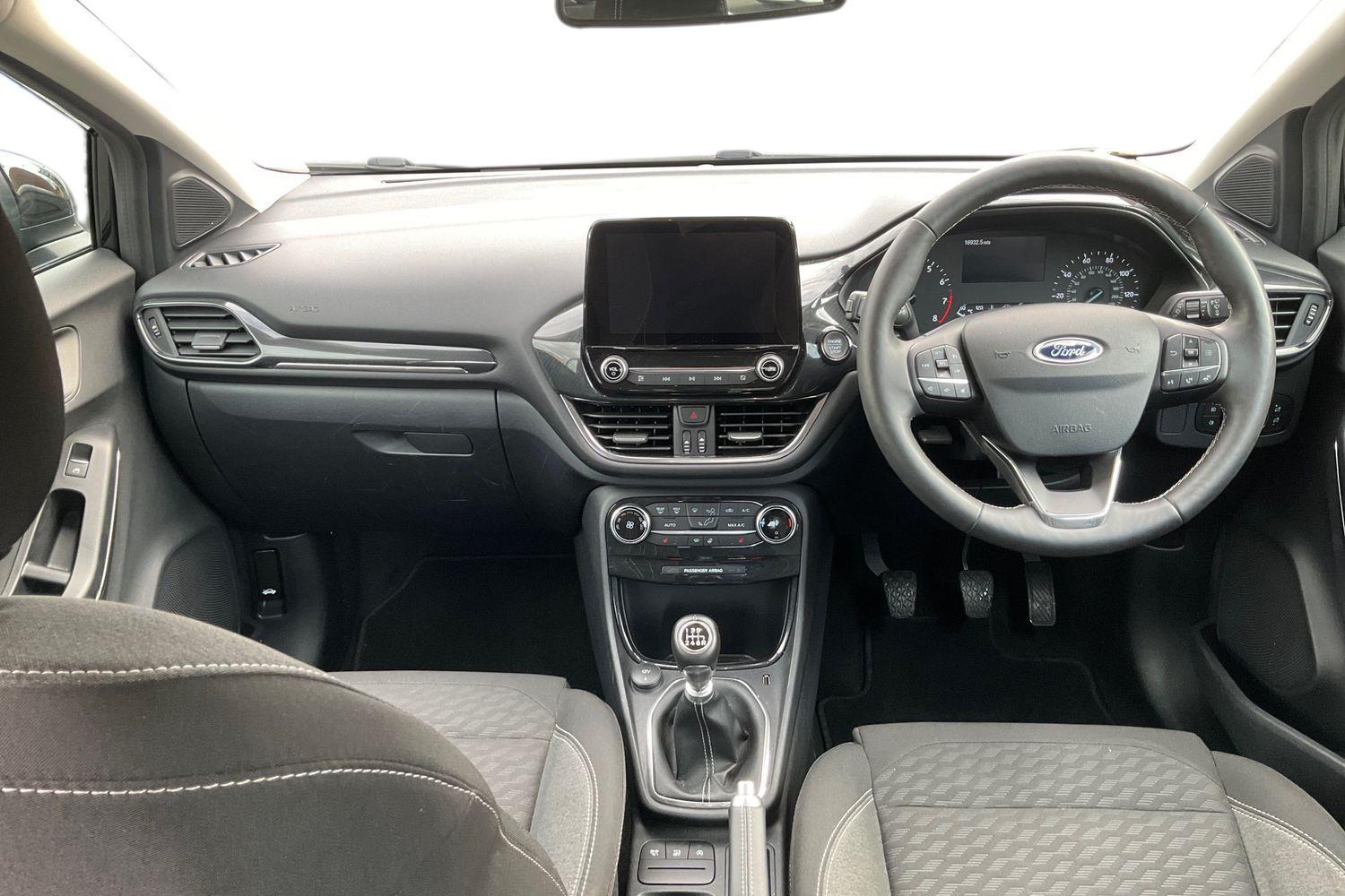 Ford PUMA Photo 9