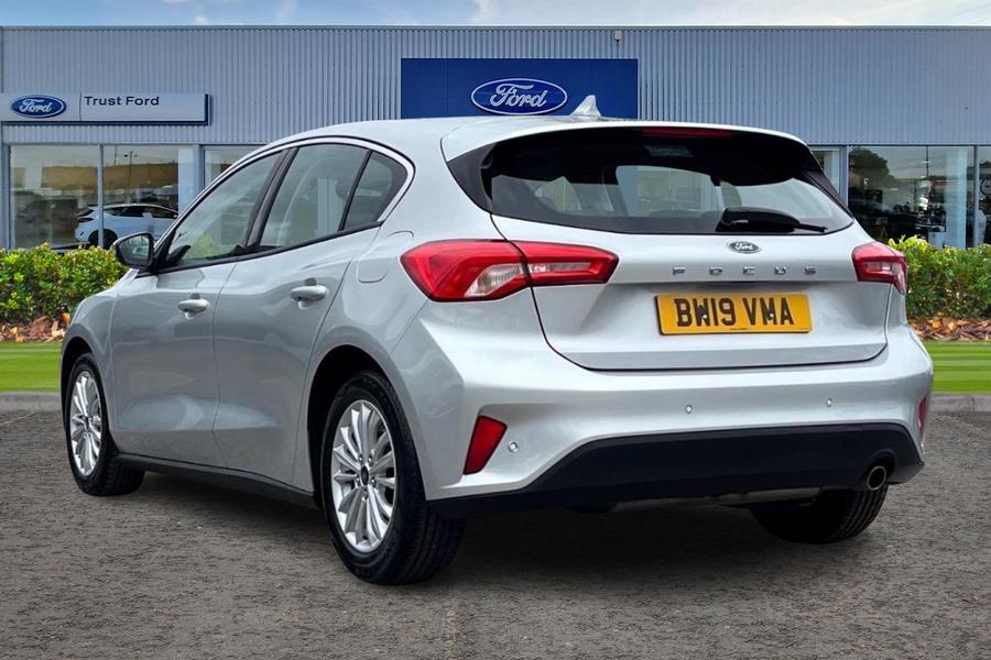 Ford Focus Photo autoimg-04b137a0480ef5e9bac36c6eeff20f9ec7aa7398.jpg