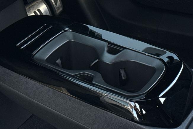 VOLKSWAGEN ID.4 Photo 45
