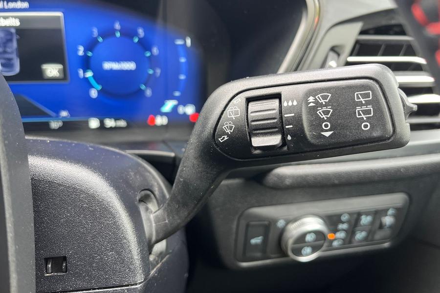 Ford KUGA Photo autoimg-04b902b481664dc1fdfabb740bb715115a52e8a8.jpg