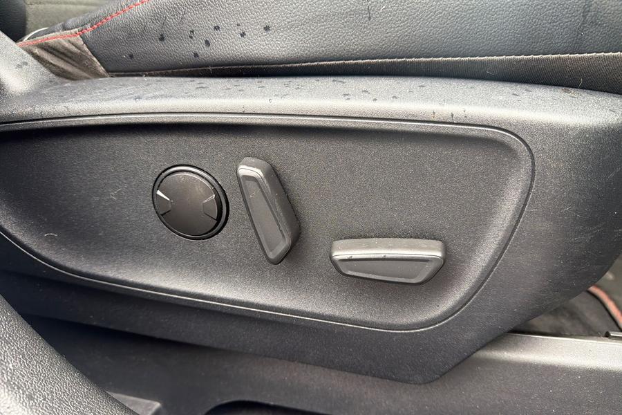Ford KUGA Photo autoimg-04b945b668b96e0790c81a5bcc622cde96ce6d6f.jpg
