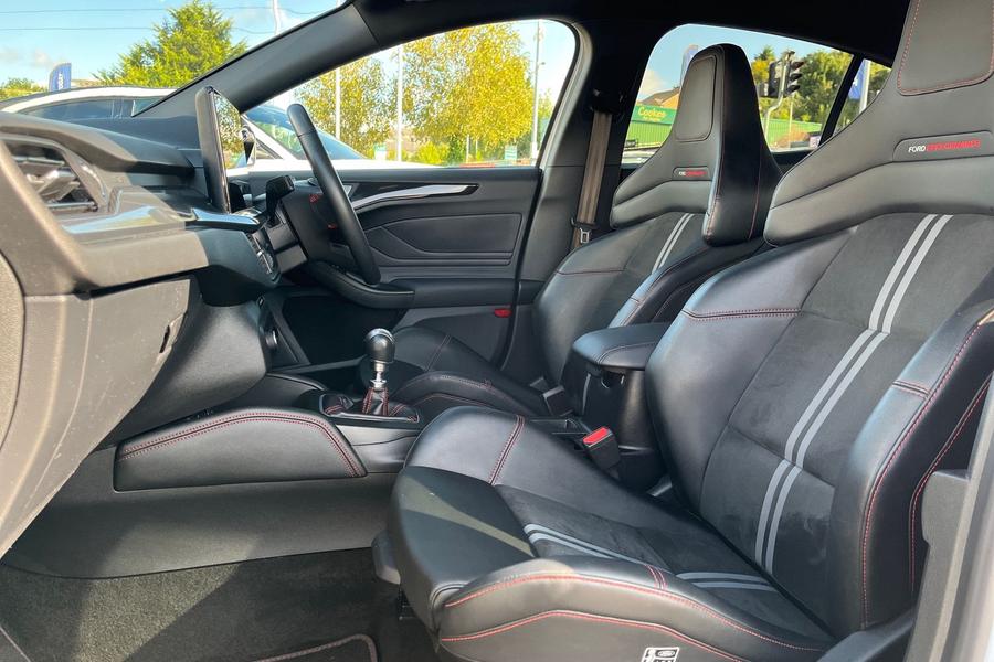 Ford FOCUS Photo autoimg-04be1c2333caeea587e71897de7b0c8a8e91ce8d.jpg