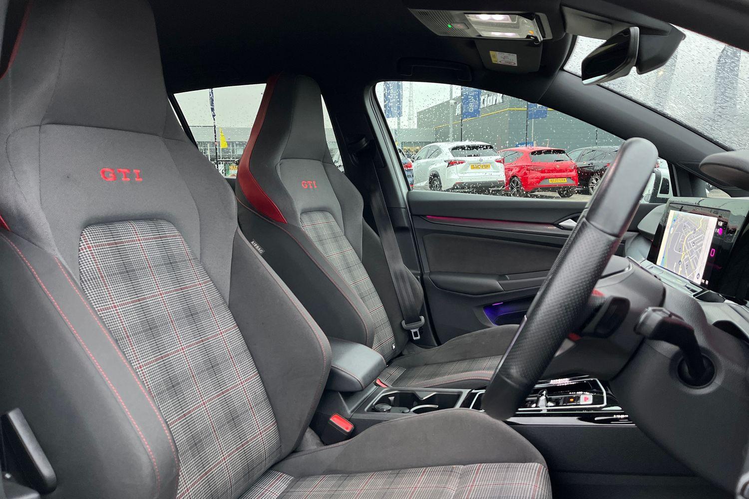 Volkswagen Golf Photo 16
