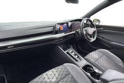 VOLKSWAGEN Golf Photo 2