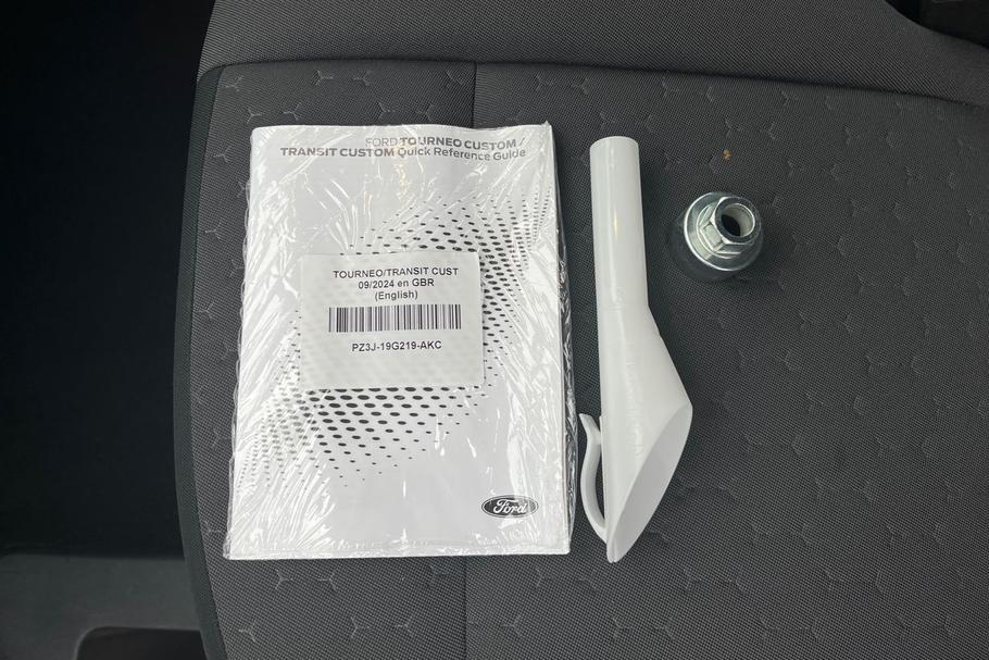 Used Ford TRANSIT CUSTOM 8