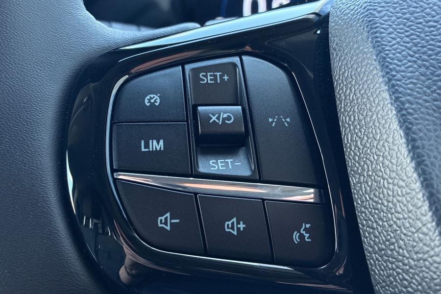 Ford TRANSIT CUSTOM Photo autoimg-04c8ed3f618f5f3b946d2146236367157fd4b6ea.jpg