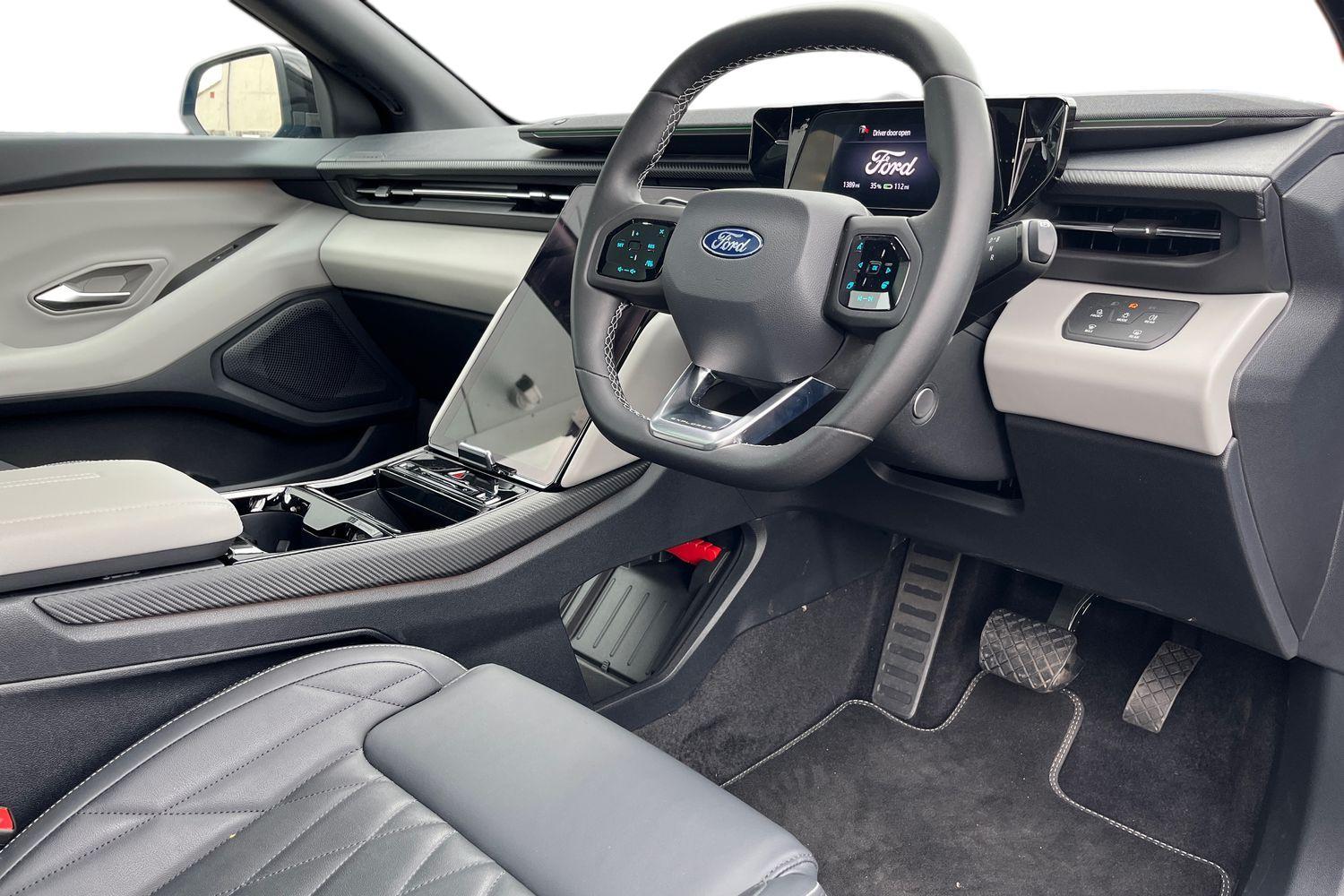 Ford Explorer Photo 8