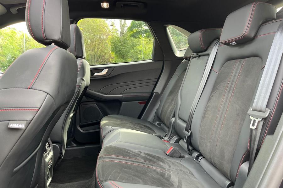 Ford Kuga Photo autoimg-04cef899cbb27156ee385aaecbf32e94d6658806.jpg