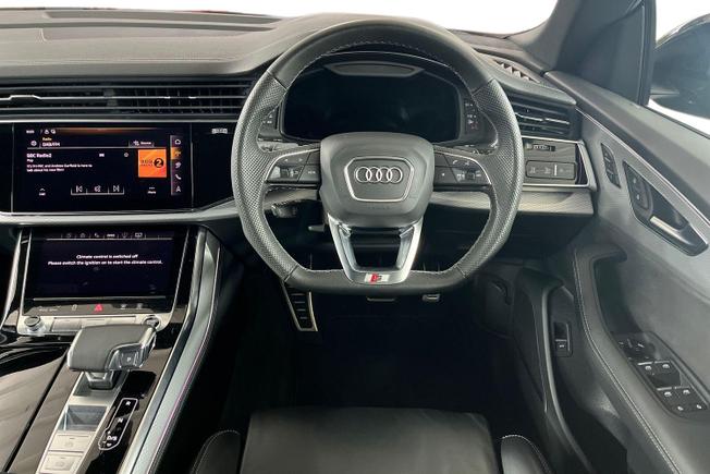 AUDI Q8 Photo 11