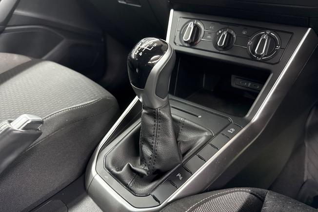VOLKSWAGEN Polo Photo 23