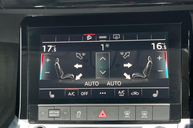 AUDI e-tron Photo 30