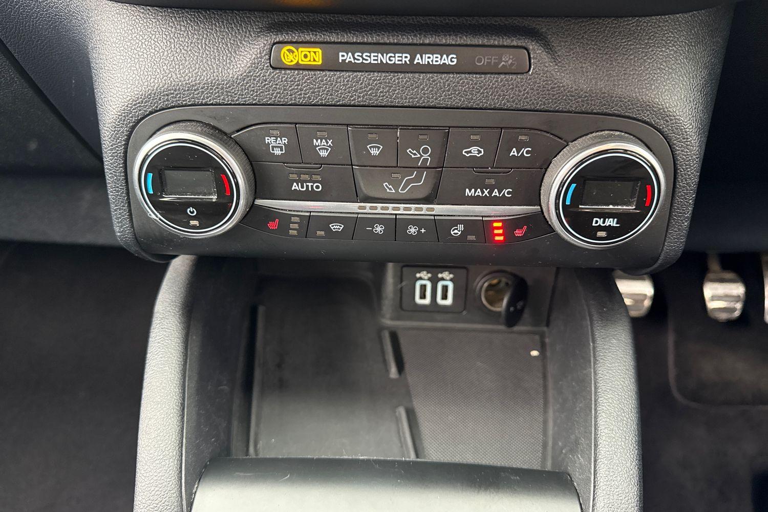 Ford KUGA Photo 34